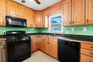 372 Hilltop Way, Toccoa, GA 30577 - Photo 9