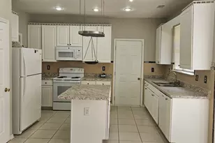 6865 Breeze Dr, Stone Mountain, GA 30087 - Photo 5