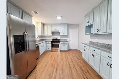 8220 Englewood Trail, Riverdale, GA 30274 - Photo 9