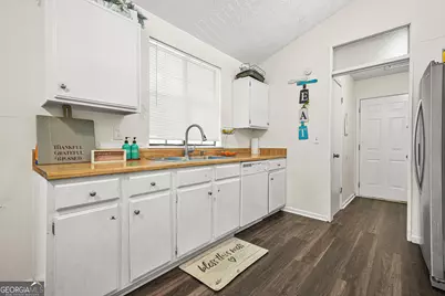 7807 Park Lane, Jonesboro, GA 30236 - Photo 15