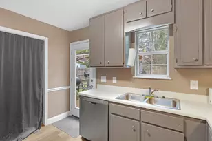 203 Pine St, Zebulon, GA 30295 - Photo 9