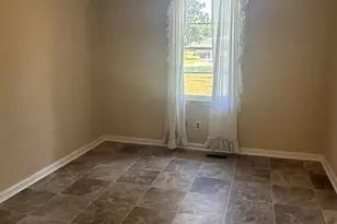 555 Jordan Ln, Swainsboro, GA 30401 - Photo 5