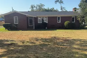 555 Jordan Ln, Swainsboro, GA 30401 - Photo 1