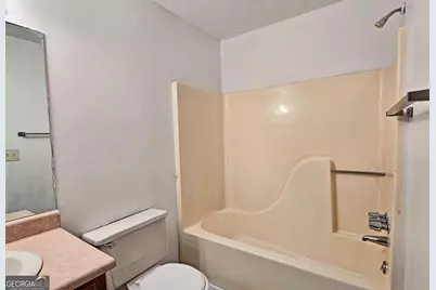 2107 Bedford Court, Lithonia, GA 30058 - Photo 11