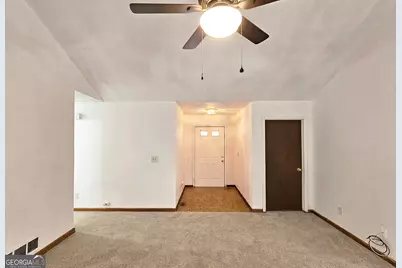 2107 Bedford Court, Lithonia, GA 30058 - Photo 5