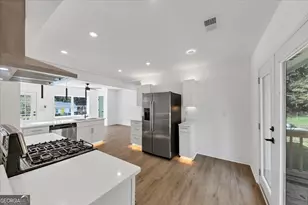 733 Pegg Rd, Atlanta, GA 30315 - Photo 13