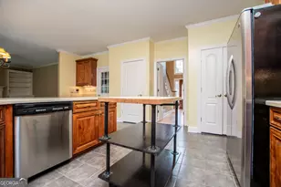 391 Foggy Bottom Dr, Carrollton, GA 30116 - Photo 7