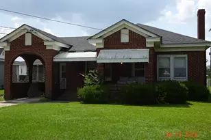 6 N Spring St, Claxton, GA 30417 - Photo 1