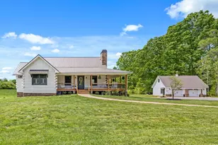 135 Mountain Rdg Dr, Clarkesville, GA 30523 - Photo 1