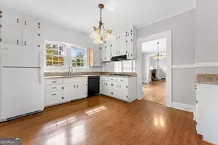 183 Athens St, Hartwell, GA 30643 - Photo 3