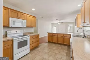 105 Adams Ct, Brunswick, GA 31525 - Photo 7