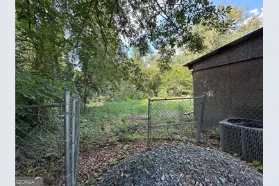 4077 Saint Charles Place, Macon, GA 31206 - Photo 3