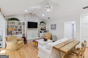 311 Dunbarton Dr, Saint Simons, GA 31522 - Photo 17