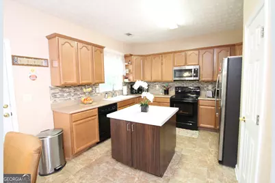 2402 Bancroft Way, Buford, GA 30519 - Photo 9