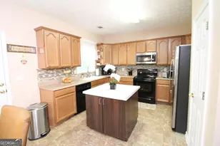 2402 Bancroft Way, Buford, GA 30519 - Photo 9