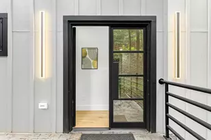 1153 Dawn View Ln, Atlanta, GA 30327 - Photo 37