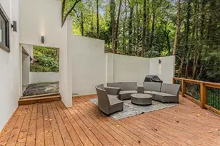 1153 Dawn View Ln, Atlanta, GA 30327 - Photo 11