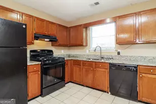 1198 Oak Knoll Ct, Lithonia, GA 30058 - Photo 9