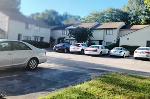 1014 Country Ct, Lawrenceville, GA 30044 - Photo 3