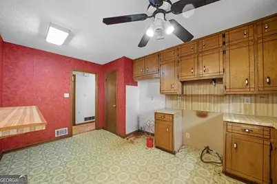 2105 Tropicana Drive, Suwanee, GA 30024 - Photo 9