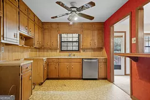 2105 Tropicana Dr, Suwanee, GA 30024 - Photo 7