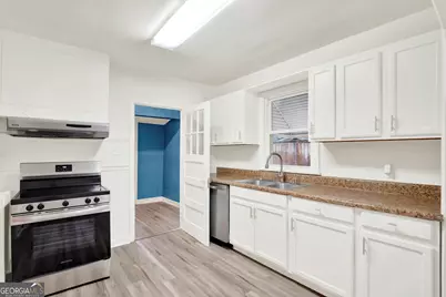 2305 E 40th Street, Savannah, GA 31404 - Photo 9