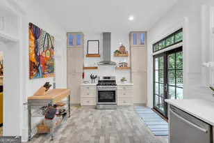 216 W Gaston St, Savannah, GA 31401 - Photo 23