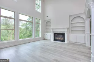 2010 Fontainbleau Dr, Conyers, GA 30094 - Photo 9