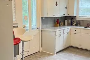 202 Veazey St, Union Point, GA 30669 - Photo 9