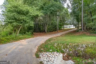 237 Academy St, Pendergrass, GA 30567 - Photo 9