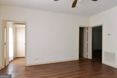302 Jefferson Street #UNIT B (UPSTAIRS), Springfield, GA 31329 - Photo 11