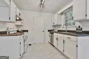 283 Sawgrass Manor Dr, Newnan, GA 30265 - Photo 15