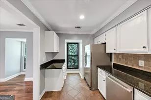 24315 Plantation Dr NE, Atlanta, GA 30324 - Photo 19