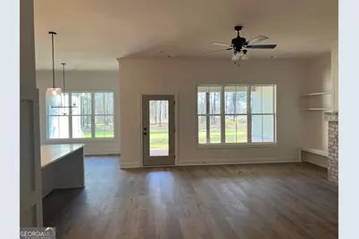 610 Dean Patrick, Locust Grove, GA 30248 - Photo 3