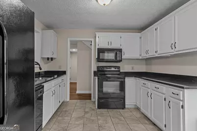 2400 Salem Drive NE, Marietta, GA 30062 - Photo 9