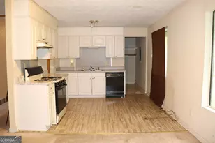 8579 Glenwoods Dr, Riverdale, GA 30274 - Photo 3