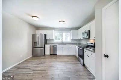 221 Gilchrist Drive, Warner Robins, GA 31093 - Photo 11