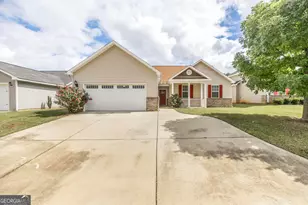 114 Sutton Dr, Perry, GA 31069 - Photo 1