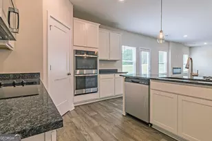 336 Jarrett St, Fairburn, GA 30213 - Photo 3