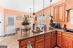 3608 Joycliff Rd, Macon, GA 31211 - Photo 9