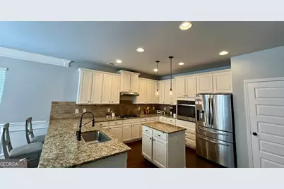 310 Savannah Drive, Senoia, GA 30276 - Photo 7