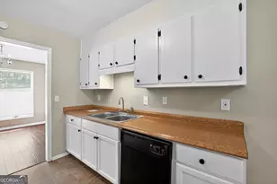 4564 Fountainhead Dr, Stone Mountain, GA 30083 - Photo 15