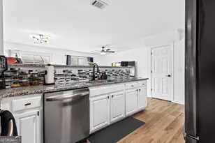 5356 Creekview Way, Morrow, GA 30260 - Photo 5