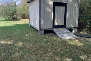 110 Bradley Cir, Barnesville, GA 30204 - Photo 13