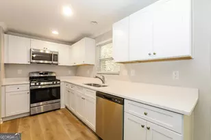 694 Stoneside Dr, Stone Mountain, GA 30083 - Photo 7