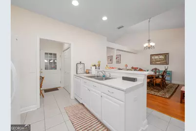 204 Peppertree Crossing Avenue #204, Brunswick, GA 31523 - Photo 9
