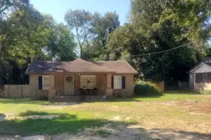 1574 Colonial Dr, Macon, GA 31204 - Photo 1