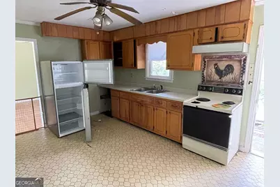 849 Prosperity Drive, Swainsboro, GA 30401 - Photo 9