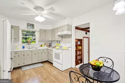 1105 E De Renne Drive, Savannah, GA 31406 - Photo 13