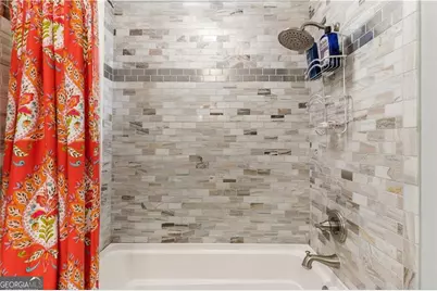 1035 Beachview Drive #APT 201, Saint Simons, GA 31522 - Photo 1